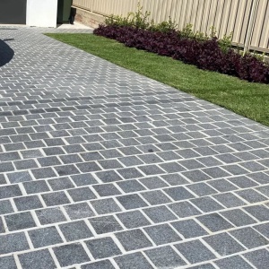RKS Slate Belgian Black Limestone 100х100 мм. Прочная тротуарная плитка и плитка для пола из натурального известняка. Лучшая цена на плитку из камня известняк